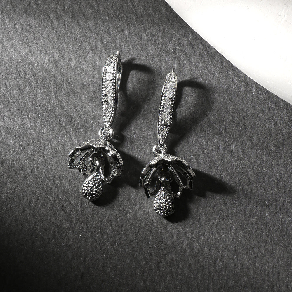 Nyra- Stone studded stud earrings