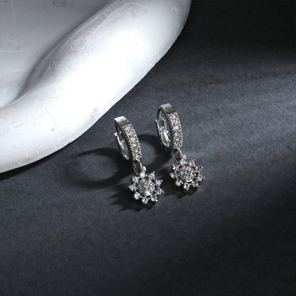 Soléa- Stone studded stud earrings