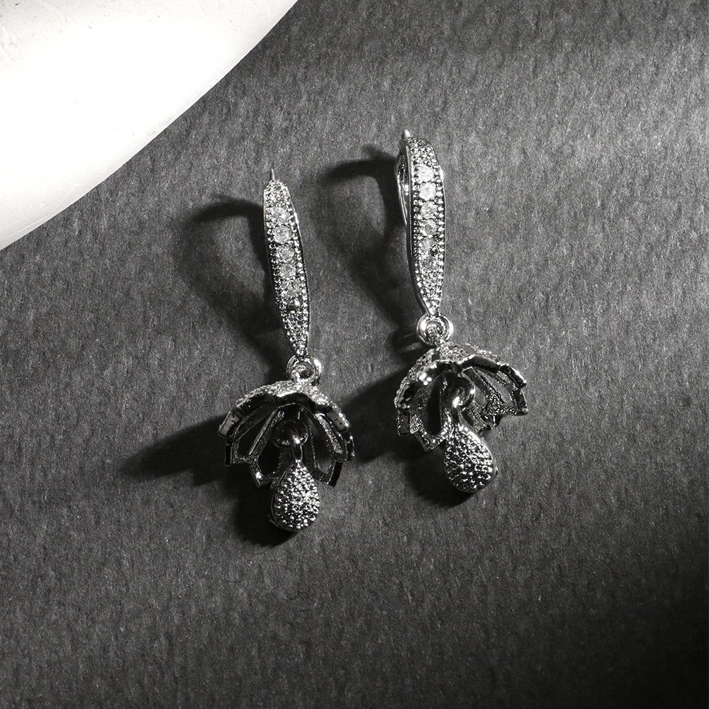 Nyra- Stone studded stud earrings