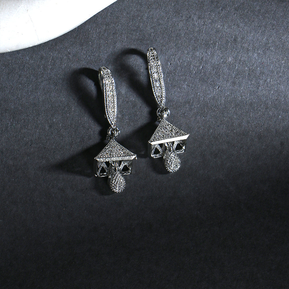 Noira- Stone studded stud earrings