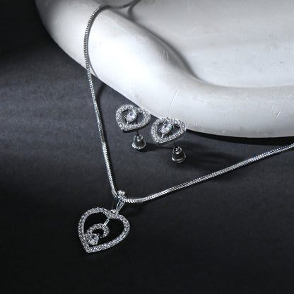 Solune- Stone studded neckpiece set