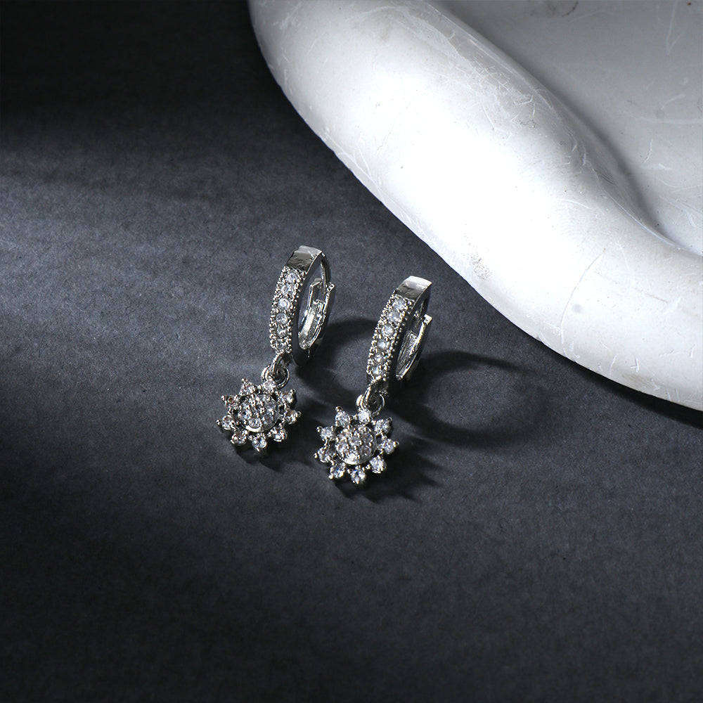 Soléa- Stone studded stud earrings