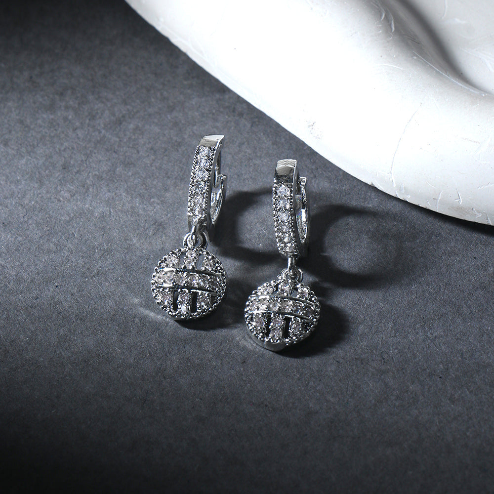 Elara- Stone studded stud earrings